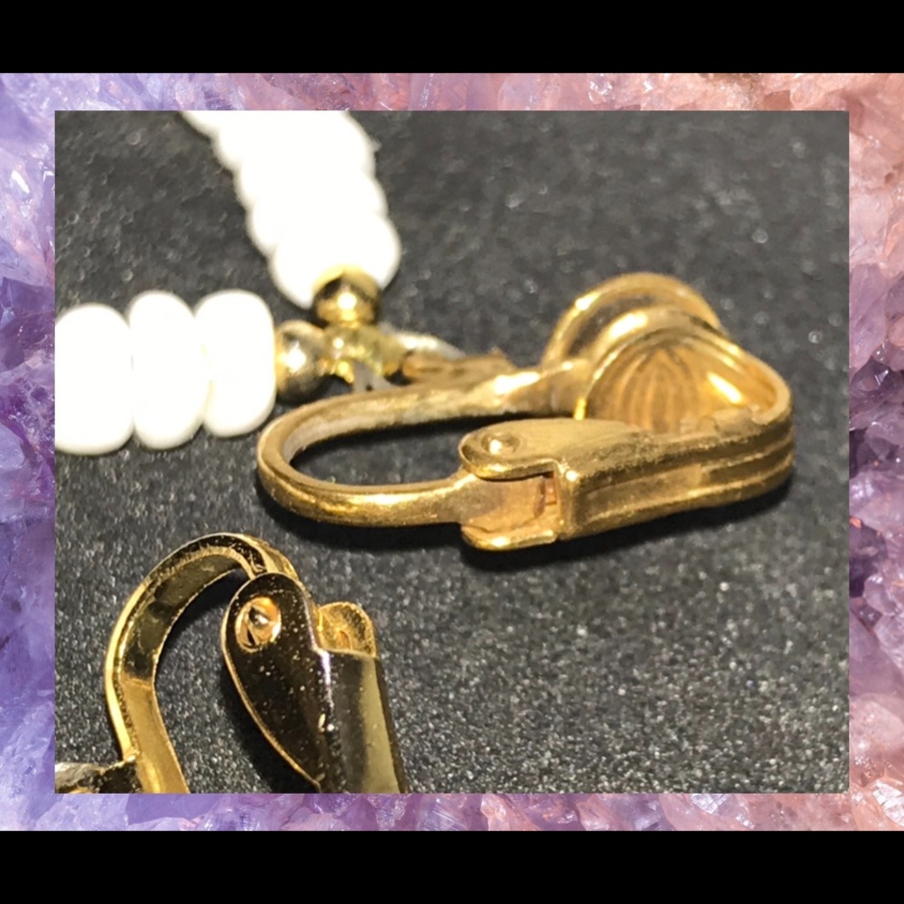 Vintage wampum shell beaded hoop clip on earrings - Picture 7 of 11